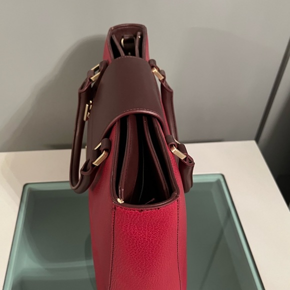 Hand Bag - Picture 3 of 8